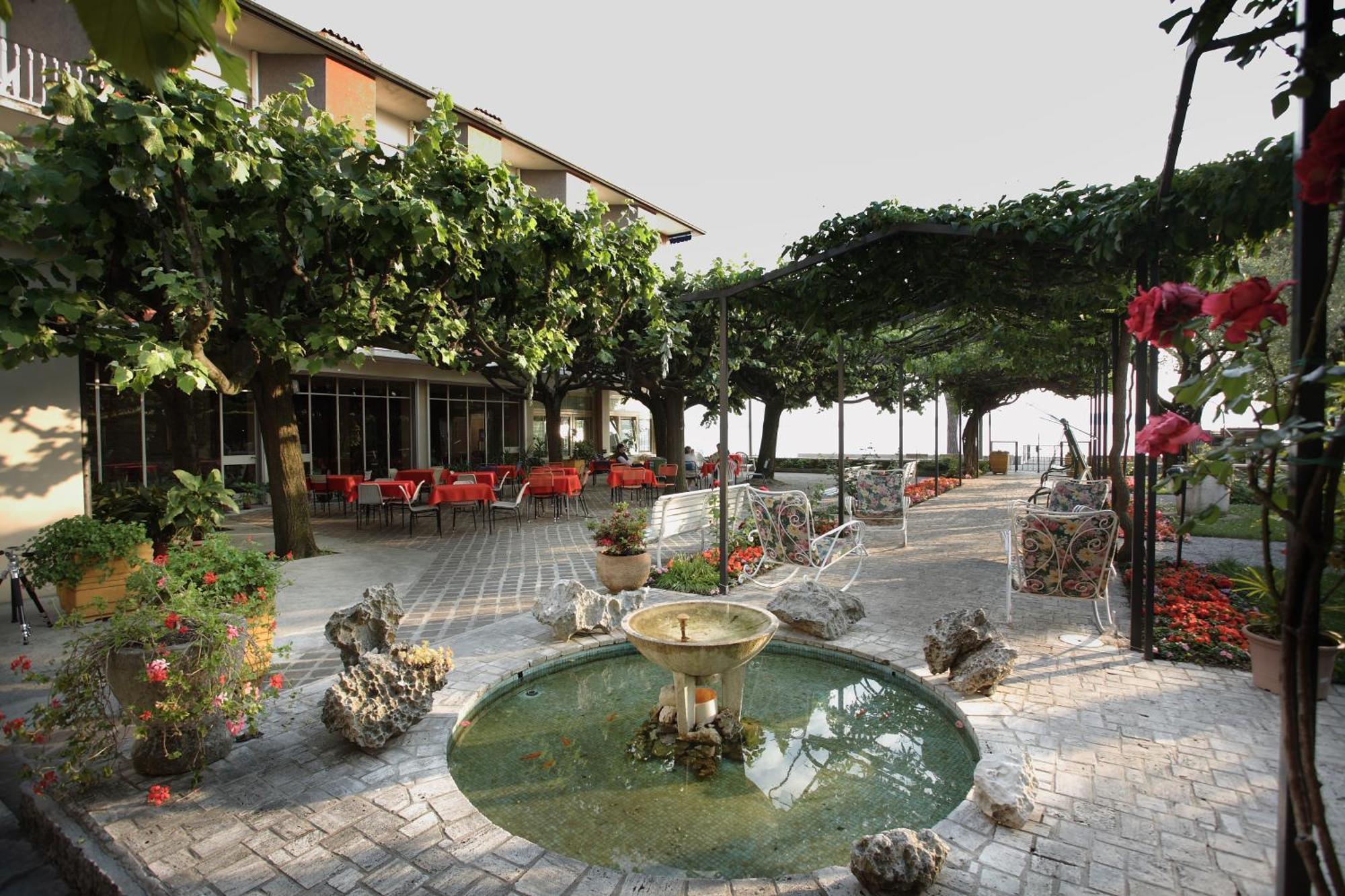 Hotel Giardino Sirmione Dış mekan fotoğraf